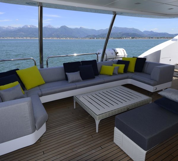 The 32m Yacht SERENITY