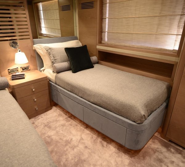 The 32m Yacht SERENITY