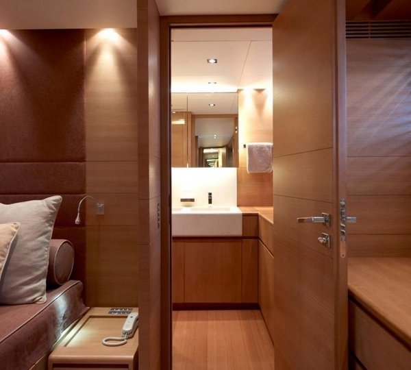 The 33m Yacht FELIGO V