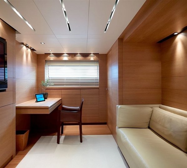 The 33m Yacht FELIGO V