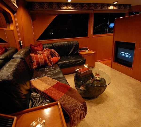 The 33m Yacht KALEEN