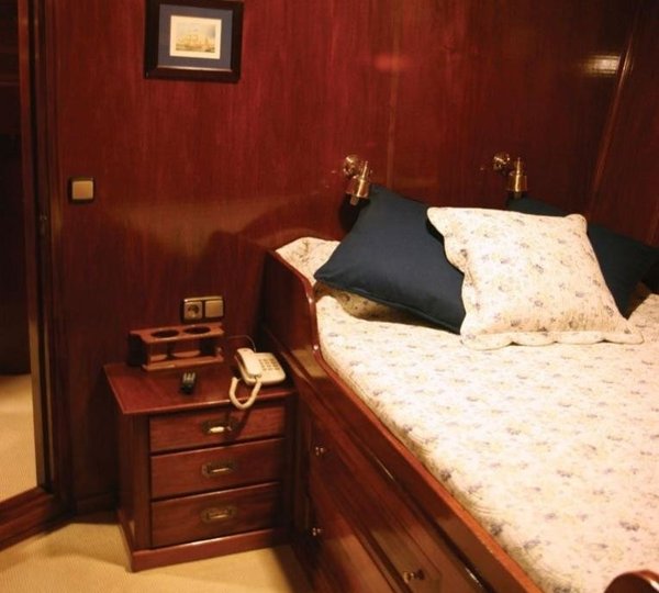 The 33m Yacht SOUTHERN CROSS