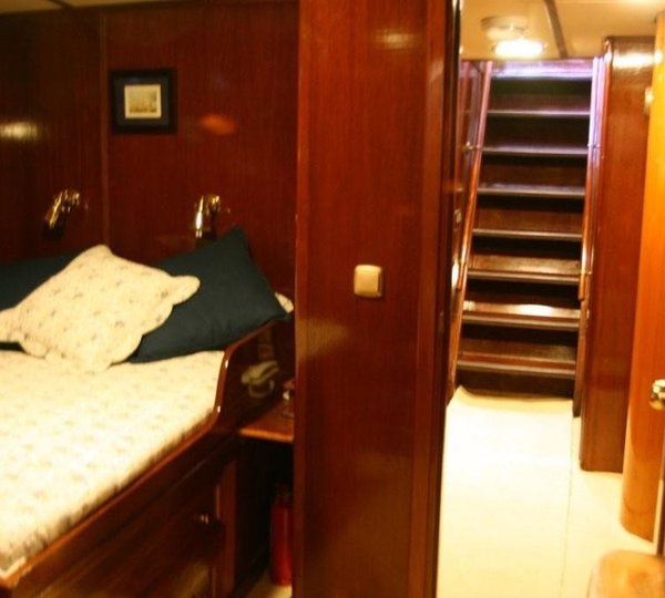 The 33m Yacht SOUTHERN CROSS