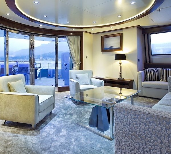 The 33m Yacht XO OF THE SEAS