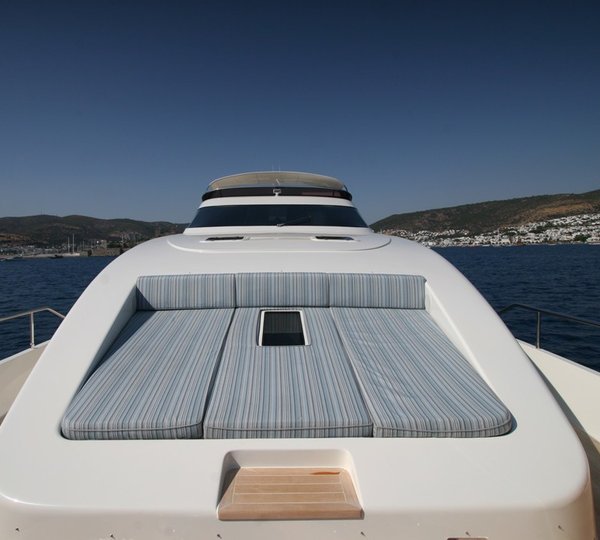 The 35m Yacht M&AMP;M