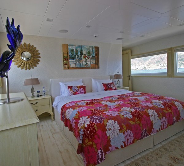 The 35m Yacht M&AMP;M