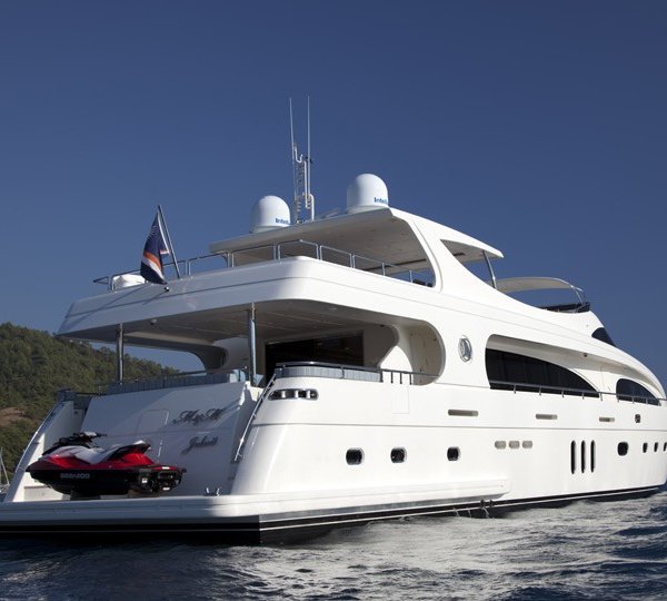 The 35m Yacht M&AMP;M