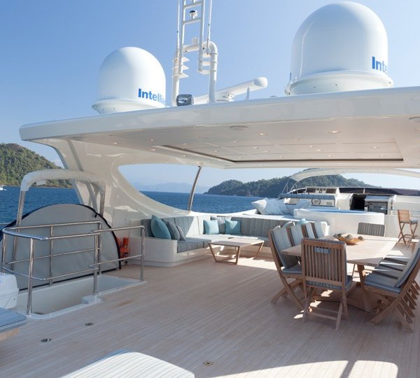 The 35m Yacht M&AMP;M