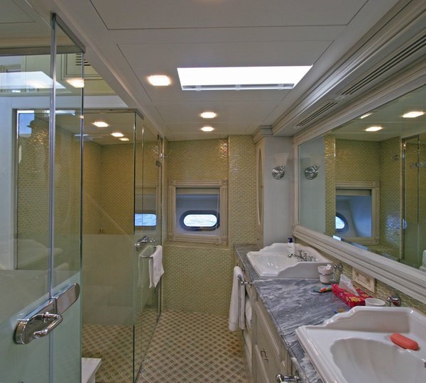 The 35m Yacht M&AMP;M