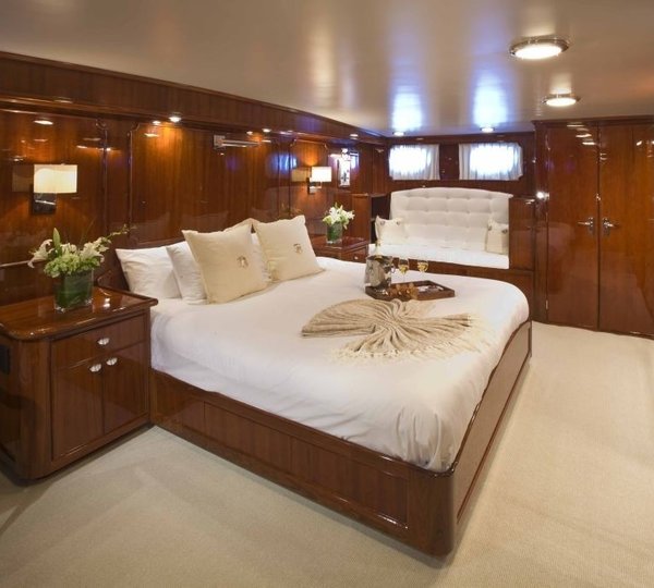 The 35m Yacht THE HIGHLANDER