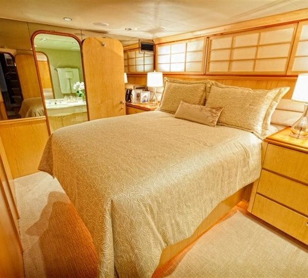 The 35m Yacht TRUE BLUE