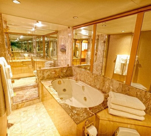 The 35m Yacht TRUE BLUE