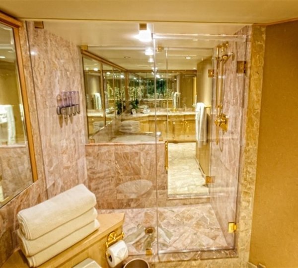 The 35m Yacht TRUE BLUE