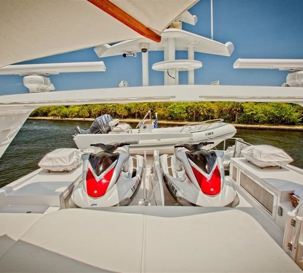 The 35m Yacht TRUE BLUE