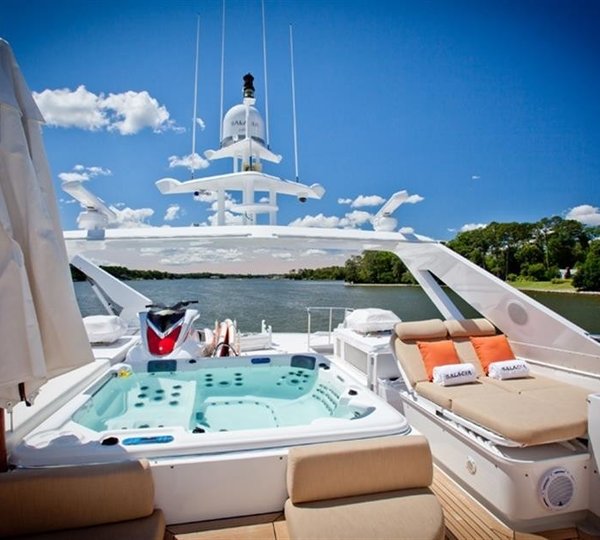 The 35m Yacht TRUE BLUE