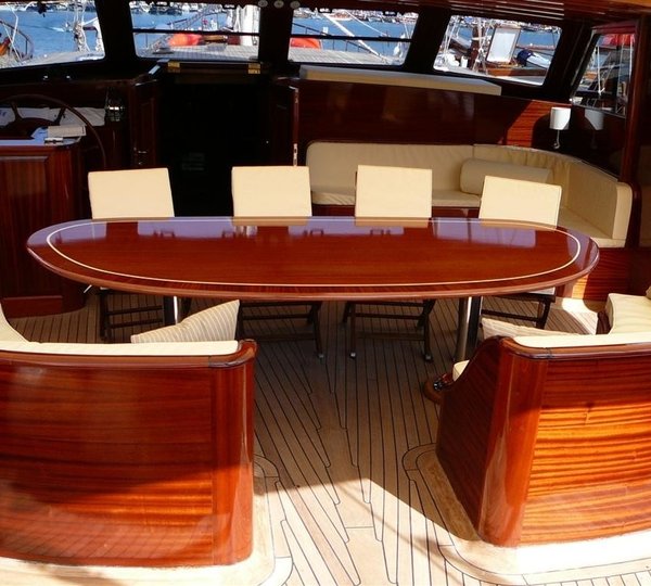 The 35m Yacht ZEPHYRIA II