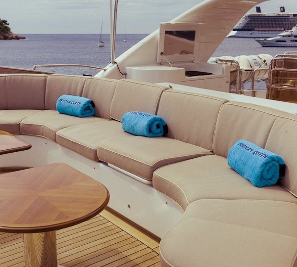 Circular Sitting On Board Yacht AFRICAN QUEEN