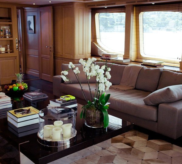 Saloon Sitting On Board Yacht AFRICAN QUEEN