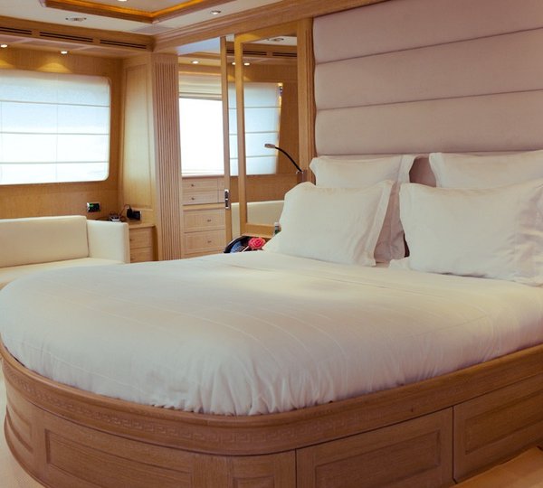 Guest's Cabin On Yacht AFRICAN QUEEN