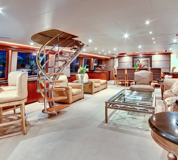Profile: Yacht ANDIAMO's Saloon Image