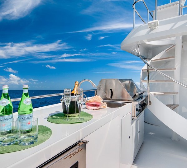 External Drinks Bar On Yacht ANDIAMO