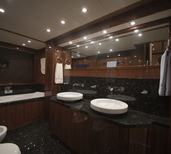 Main Master Bath Aboard Yacht BARRACUDA RED SEA