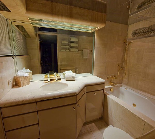 The 38m Yacht AFTERGLOW