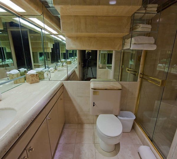 The 38m Yacht AFTERGLOW