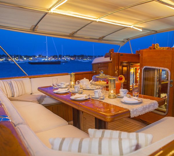 The 38m Yacht GLORIA