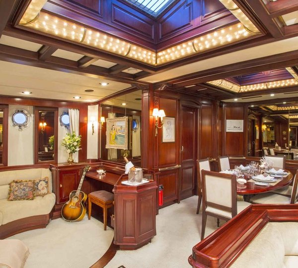 The 38m Yacht GLORIA