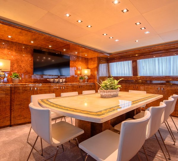 The 38m Yacht OCEAN GLASS