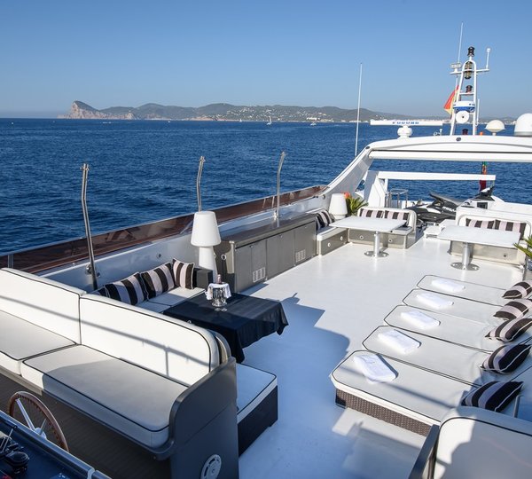 Life On Board Yacht OCEAN GLASS