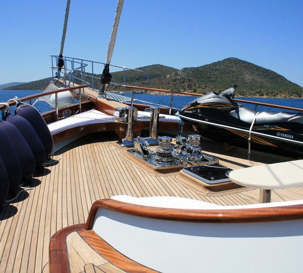 The 40m Yacht KAYA GUNERI V