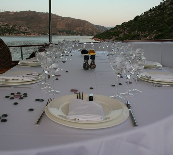 The 40m Yacht KAYA GUNERI V