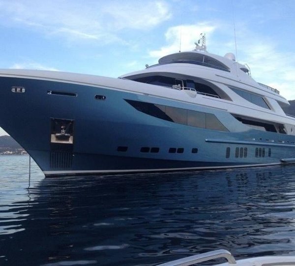 The 41m Yacht AZRA