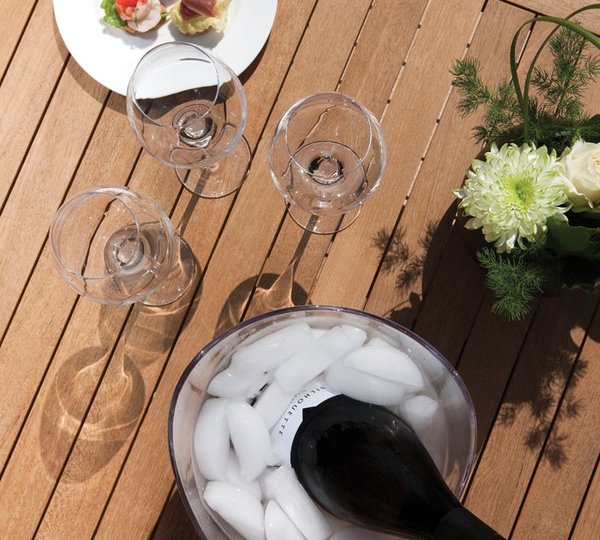 Eating/dining Close Up On Yacht GRIFFIN