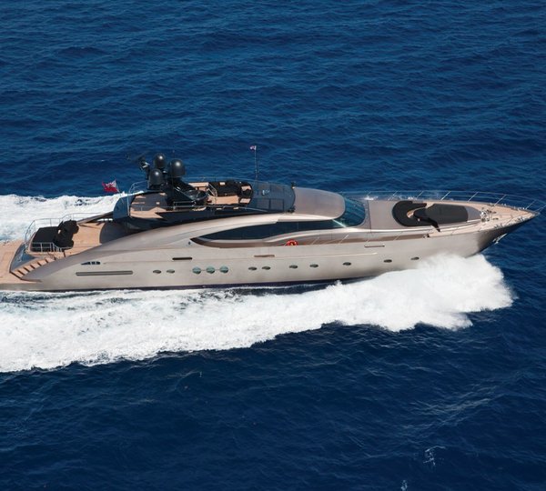 Cruising On Board Yacht GRIFFIN