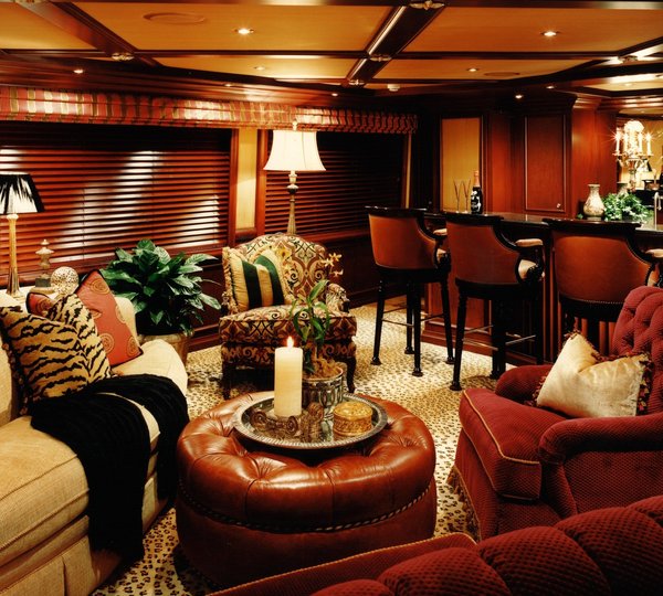 Sky-lounge On Yacht LAGNIAPPE