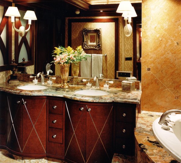 Bath Aboard Yacht LAGNIAPPE