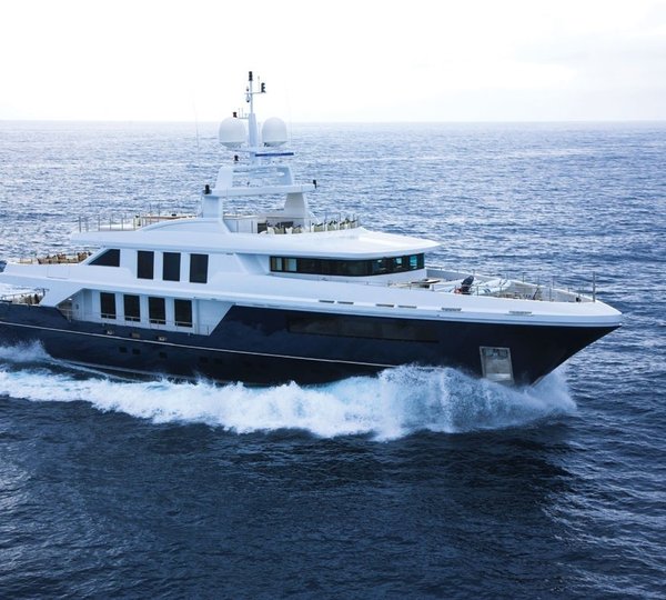 Cruising On Yacht OXYGEN