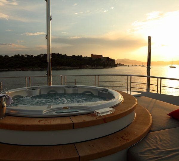 The 46m Yacht 2 LADIES