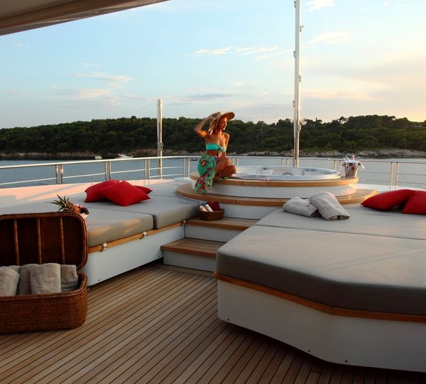 The 46m Yacht 2 LADIES