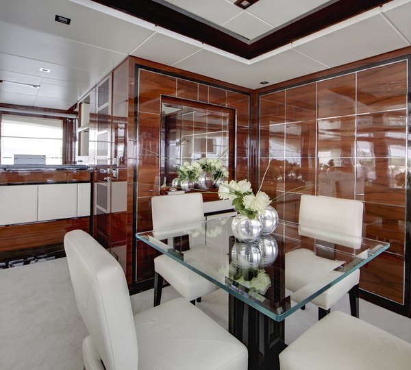 Top Deck: Yacht WILD ORCHID I's Saloon Image