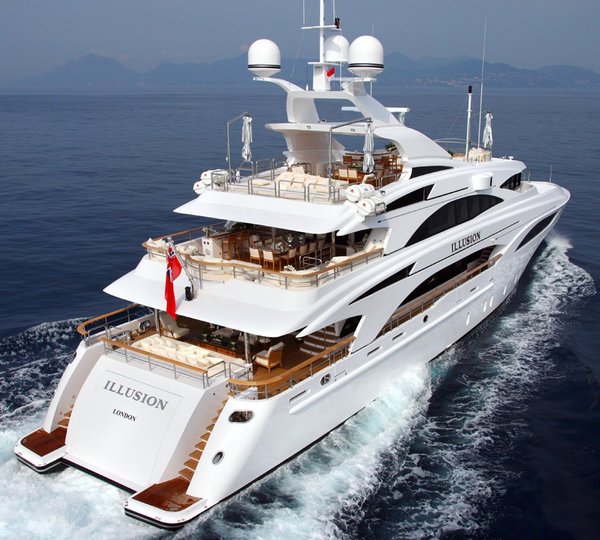 Aft: Yacht WILD ORCHID I's Cruising Captured