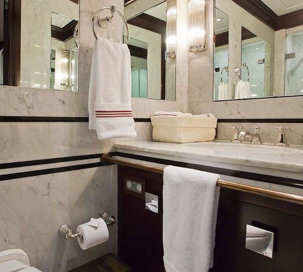 Guest's En Suite On Board Yacht GWEILO