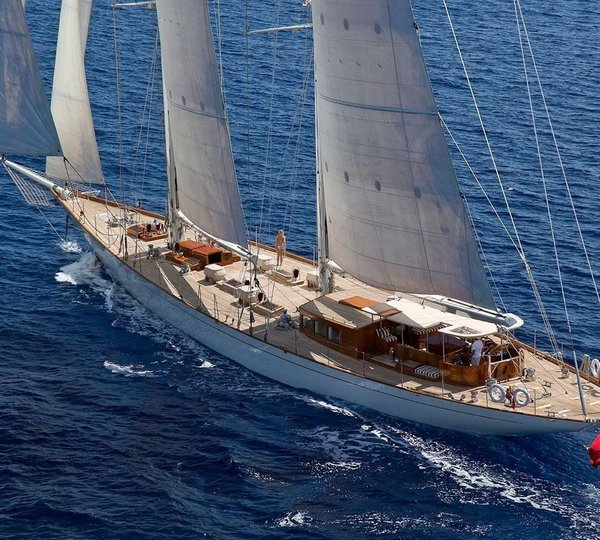 Aft Aspect: Yacht GWEILO's Cruising Image