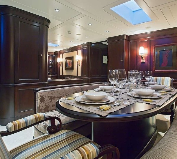 Furniture Set: Yacht GWEILO's Eating/dining Zone Photograph