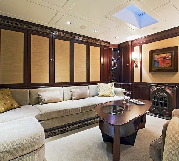 Premier Saloon On Yacht GWEILO