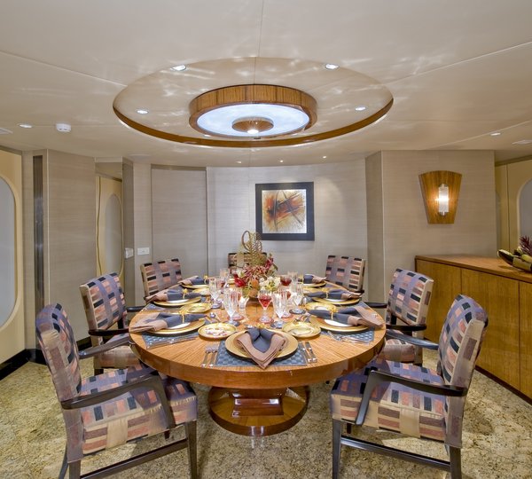 Eating/dining Saloon On Yacht TRIUMPHANT LADY