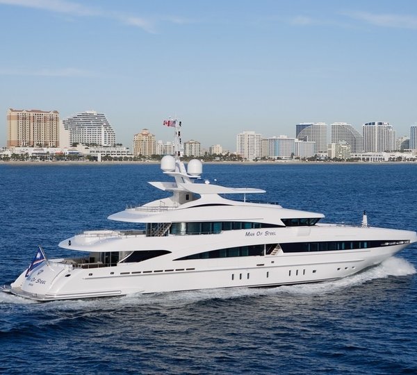 Profile: Yacht INCEPTION's Cruising Photograph